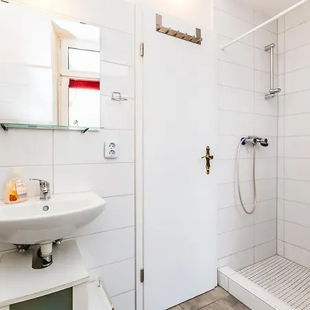 Apartment Cozy In Muelheim Cologne