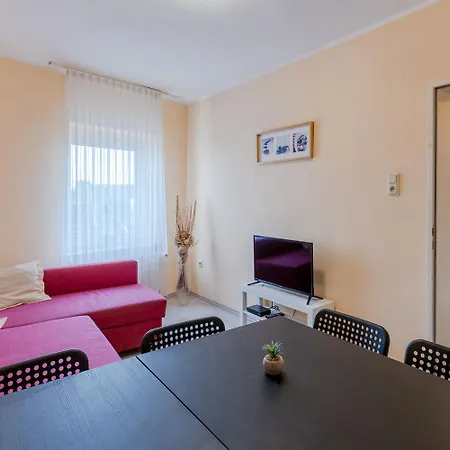 Apartment Cozy In Muelheim Cologne